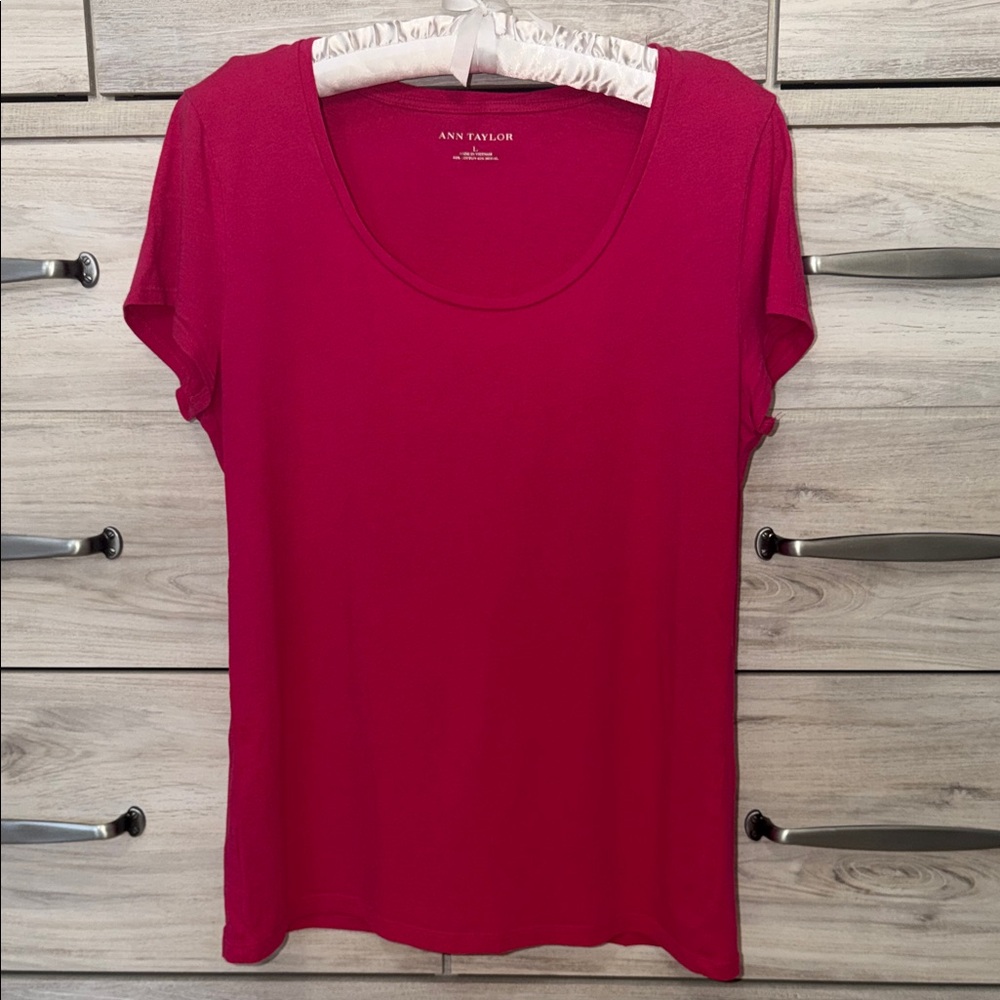 Ann Taylor Vibrant Pink Short Sleeve Tee